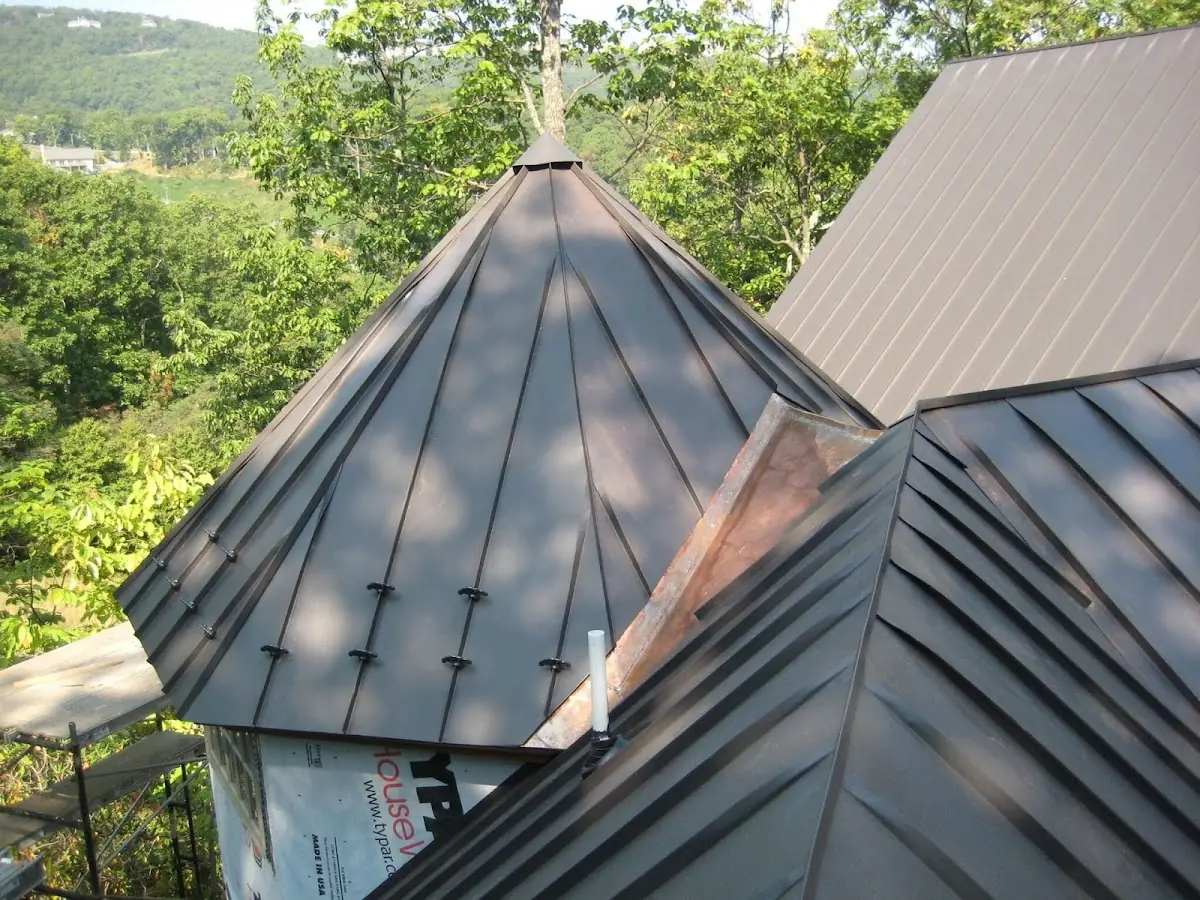 Professional Roof Tarp Installation by Craftsman Roofing in Chillicothe